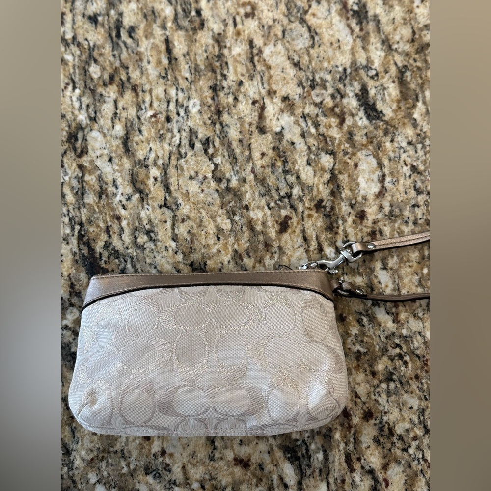Coach Signature Pleated Wristlet in khaki and gold. EUC - Picture 5 of 12